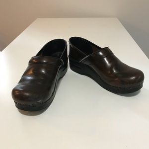 Leather brown oiled clogs - Dansko